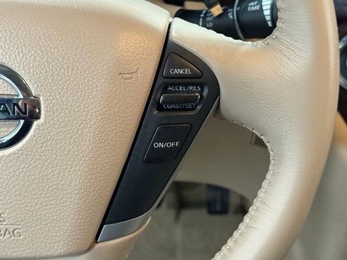 Used 2015 Nissan Quest SL image 19