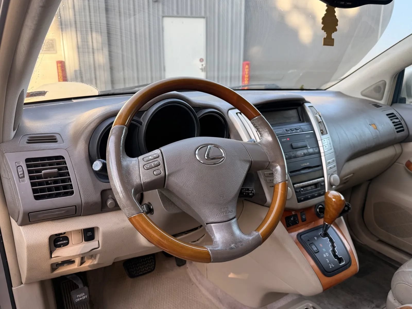 Used 2004 Lexus RX 330 FWD image 7