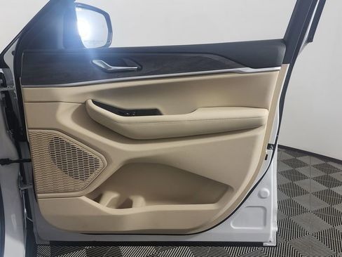 New 2025 Jeep Grand Cherokee Limited image 31