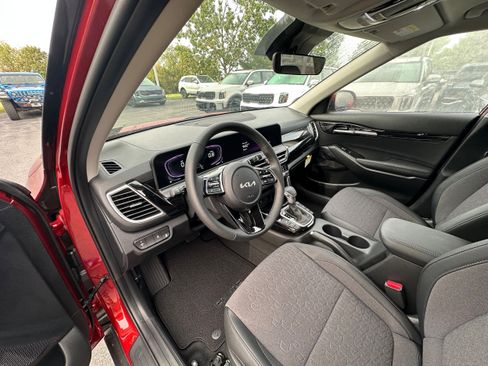 New 2026 Kia Seltos S image 32