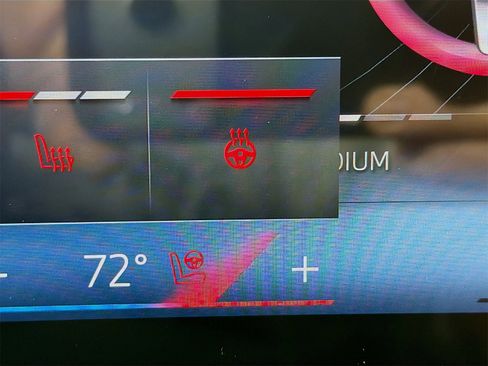 New 2026 BMW X5 xDrive50e w/ M Sport Package image 24