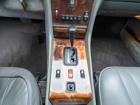 Used 1987 Mercedes-Benz 560 SL image 29