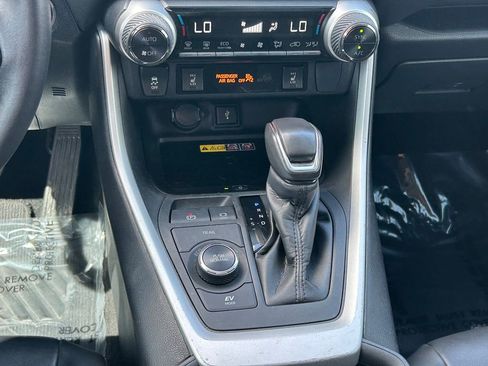 Used 2022 Toyota RAV4 XLE Premium AWD/4WD image 22