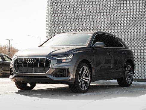 Used 2019 Audi Q8 Prestige w/ Towing Package image 7