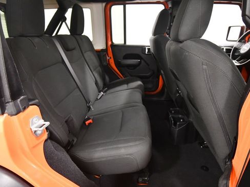 Used 2018 Jeep Wrangler Unlimited Sport S AWD/4WD image 16