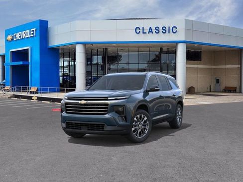 New 2026 Chevrolet Traverse LT w/ Sun and Wheel Package FWD image 8