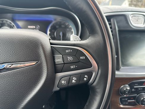 Used 2016 Chrysler 300 C Platinum w/ Safetytec Plus Group image 29