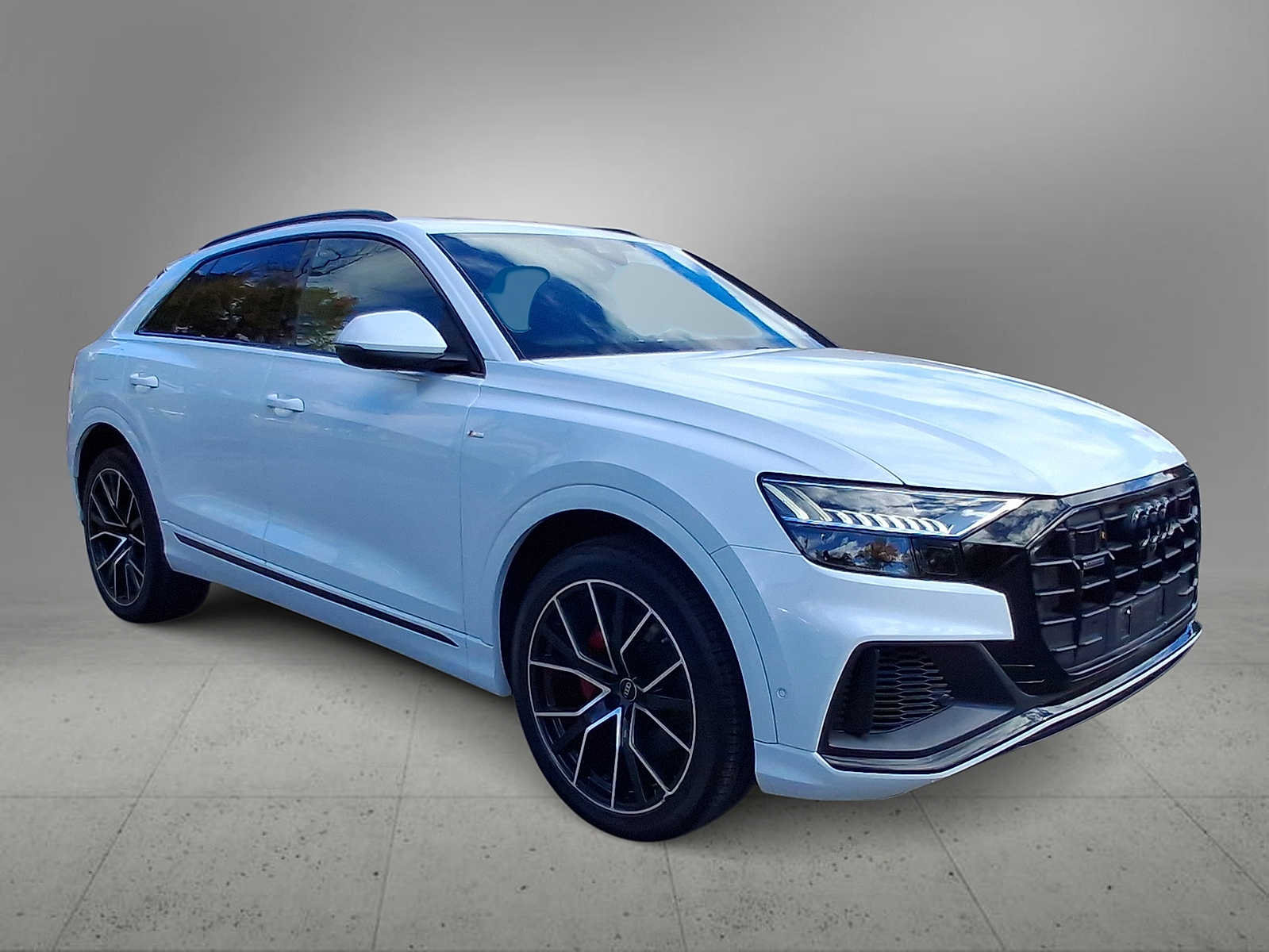 Used 2023 Audi Q8 Premium Plus AWD/4WD image 2