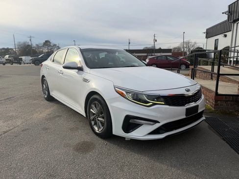 Used 2019 Kia Optima LX image 4