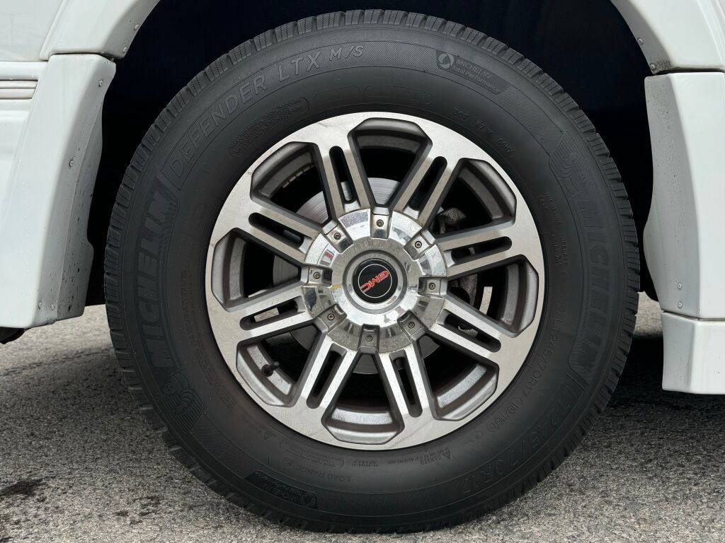 Used 2019 GMC Savana 2500 w/ Enhanced Convenience Package RWD image 11