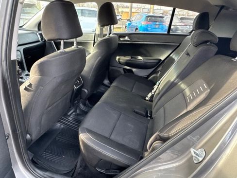 Used 2018 Kia Sportage LX image 12