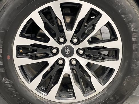 Used 2025 Ford Expedition Platinum image 77