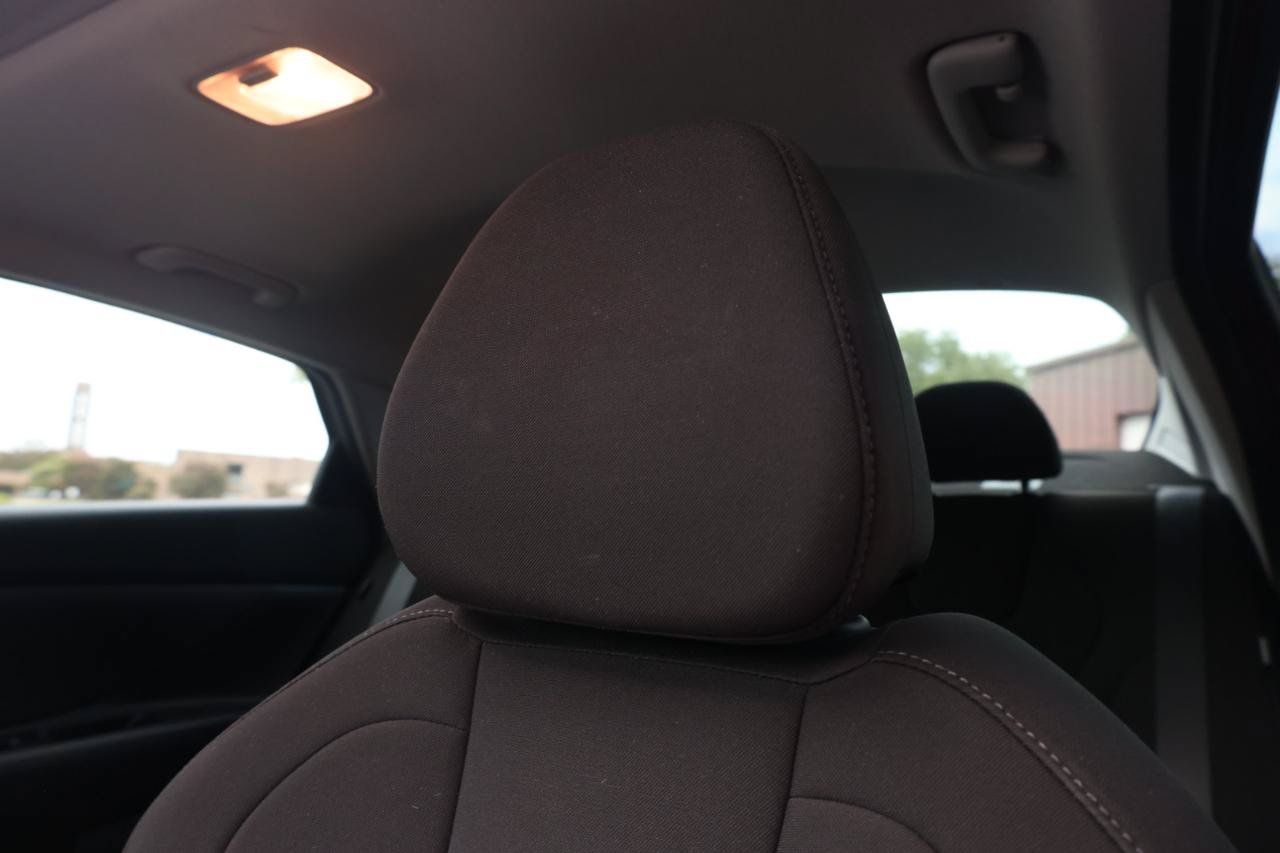 Used 2024 Hyundai Elantra SEL w/ Convenience Package FWD image 32
