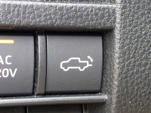 Used 2025 Toyota Tacoma Limited AWD/4WD image 42