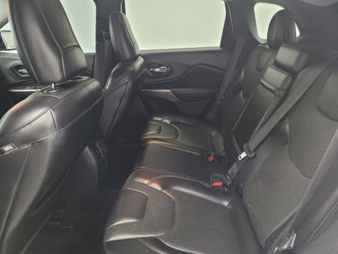 Used 2019 Jeep Cherokee Limited AWD/4WD image 18