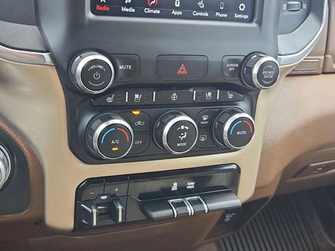 Used 2019 RAM 1500 Laramie image 12