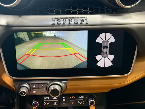 Used 2020 Ferrari Portofino RWD image 29