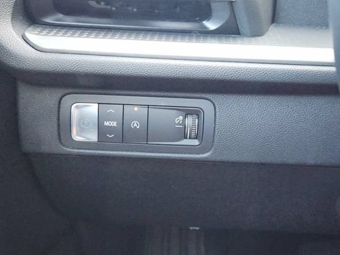 Used 2024 Chevrolet Traverse LT FWD image 23