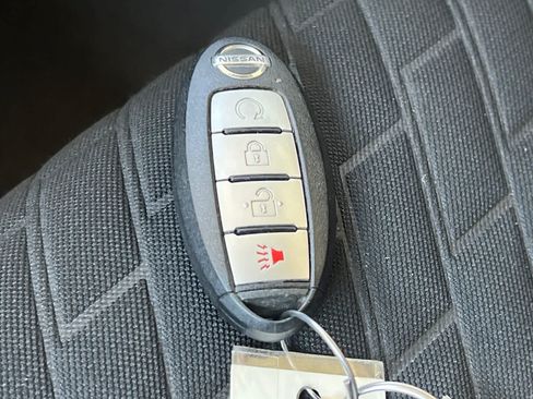 Used 2021 Nissan Kicks SR w/ Interior Electronics Package FWD image 27