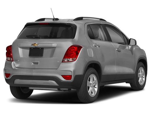 Used 2020 Chevrolet Trax LT w/ LT Convenience Package AWD/4WD image 2