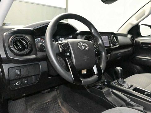 Used 2022 Toyota Tacoma SR AWD/4WD image 10