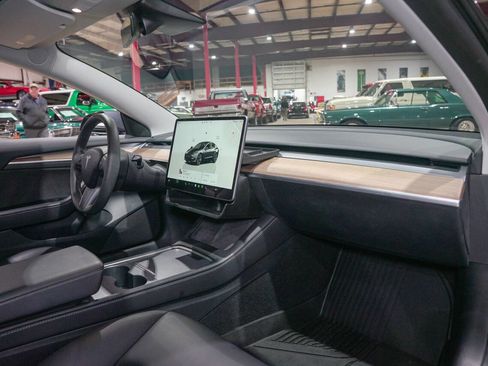 Used 2023 Tesla Model 3 Standard Range RWD image 35