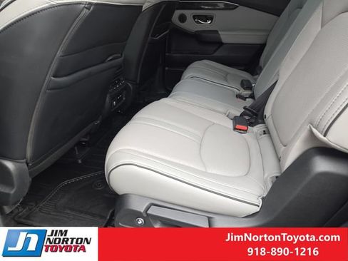 Used 2024 Honda Pilot Elite image 30