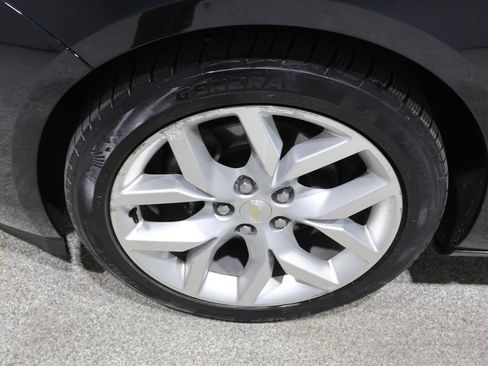 Used 2018 Chevrolet Impala Premier FWD image 9