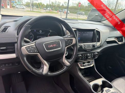Used 2022 GMC Terrain Denali w/ Denali Premium Package AWD/4WD image 14