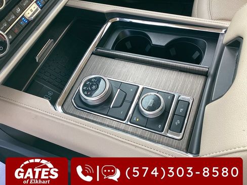 Used 2024 Ford Expedition Limited AWD/4WD image 36