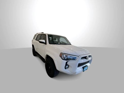 Used 2019 Toyota 4Runner SR5 image 2