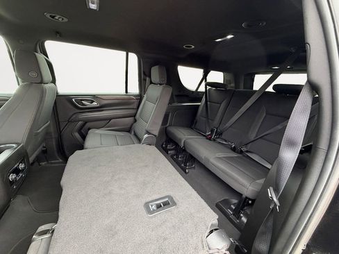 Used 2023 Chevrolet Suburban LS image 12