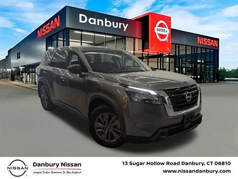 Certified 2024 Nissan Pathfinder S image 1