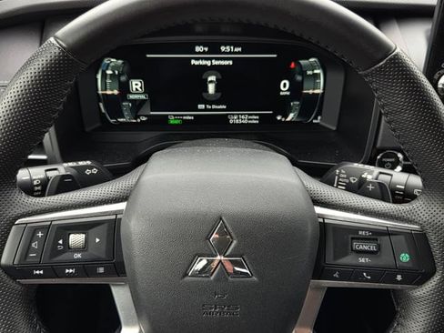 Used 2025 Mitsubishi Outlander SE AWD/4WD image 19