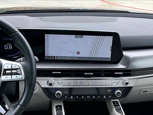 Used 2025 Kia Telluride S image 7