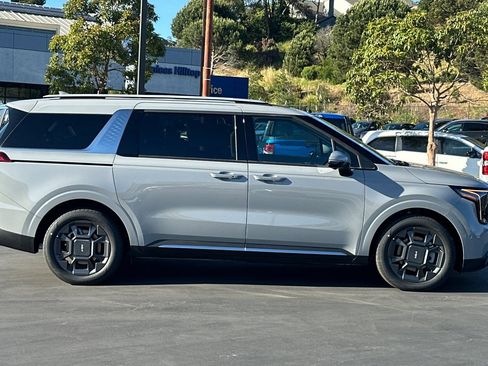 New 2026 Kia Carnival SX FWD image 3