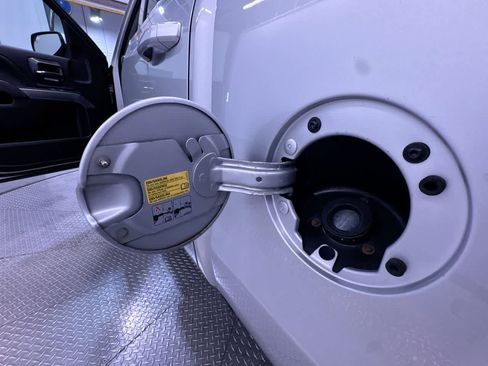 Used 2018 Chevrolet Silverado 1500 LT w/ All Star Edition image 39