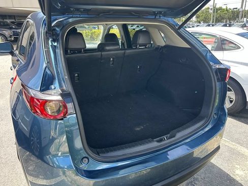 Used 2018 MAZDA CX-5 Touring w/ Preferred Equipment Package FWD image 13