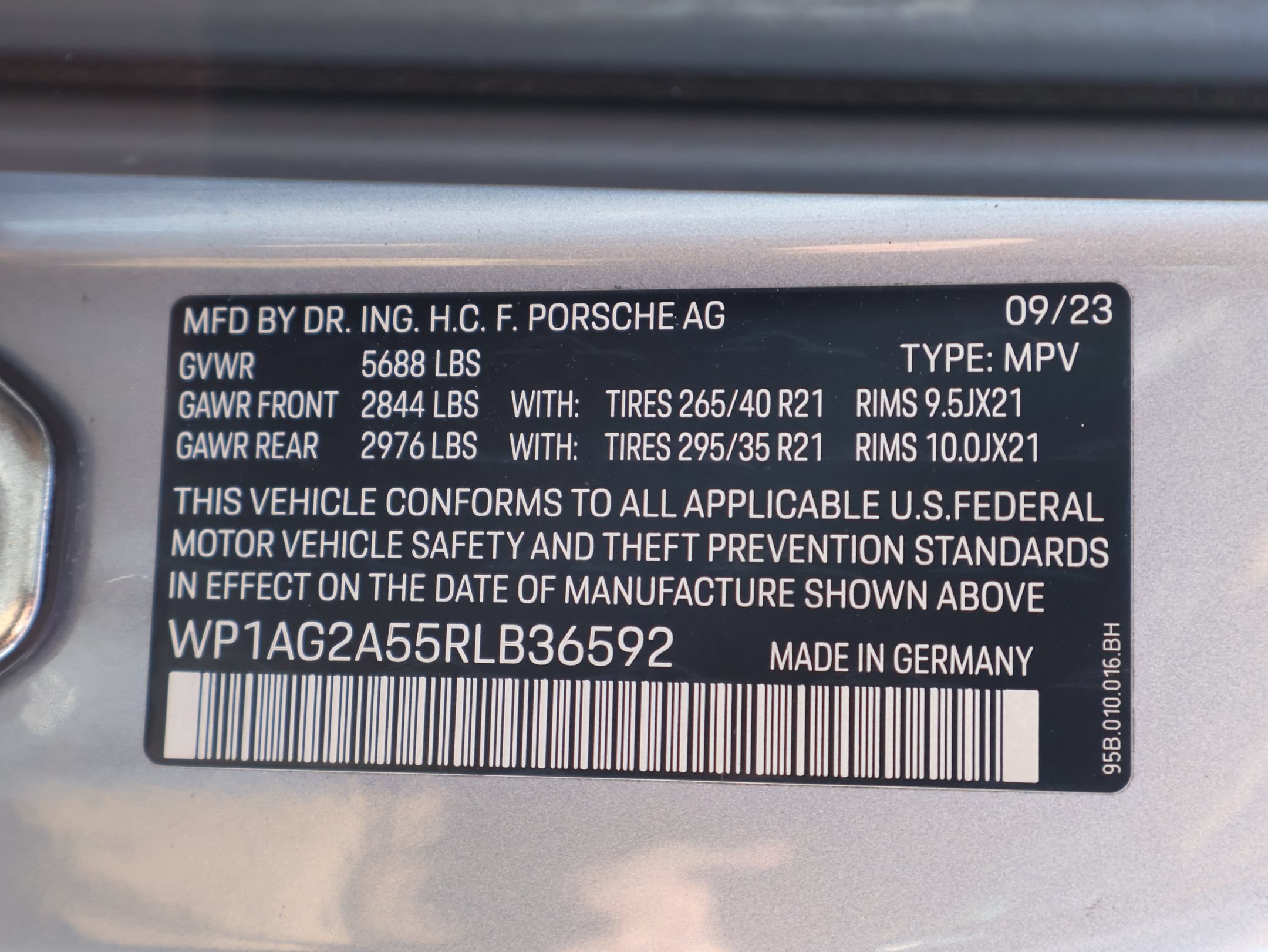 Used 2024 Porsche Macan S AWD/4WD image 34
