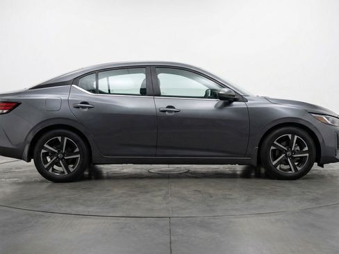 Used 2025 Nissan Sentra SV image 11
