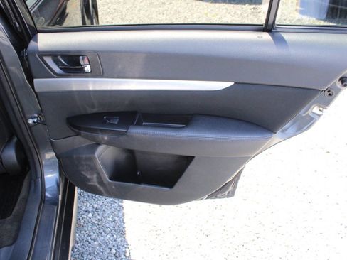 Used 2012 Subaru Outback 2.5i Premium w/ All-Weather Pkg AWD/4WD image 22