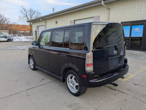 Used 2005 Scion xB image 7
