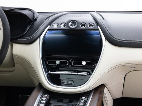 Used 2021 Aston Martin DBX image 22