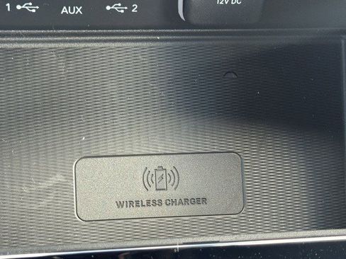 New 2025 Jeep Grand Cherokee Limited w/ Luxury Tech Group II image 24