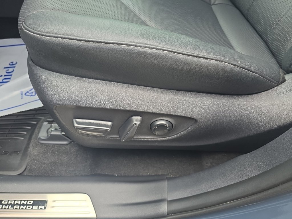 Used 2026 Toyota Grand Highlander FWD image 19