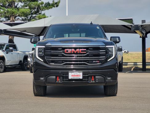 Used 2024 GMC Sierra 1500 AT4 w/ Technology Package AWD/4WD image 2
