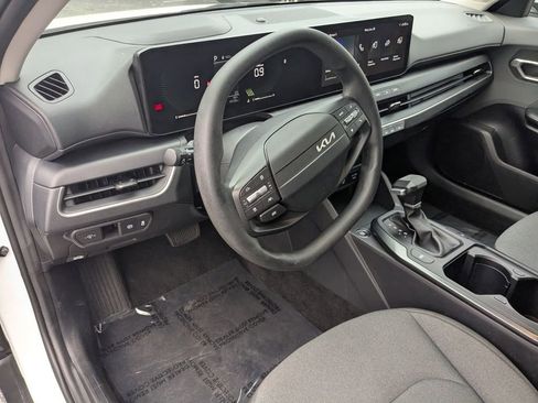 Used 2025 Kia K4 LXS image 13