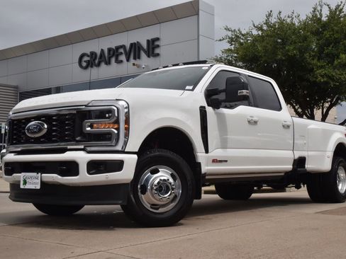 Used 2026 Ford F350 Platinum AWD/4WD image 2