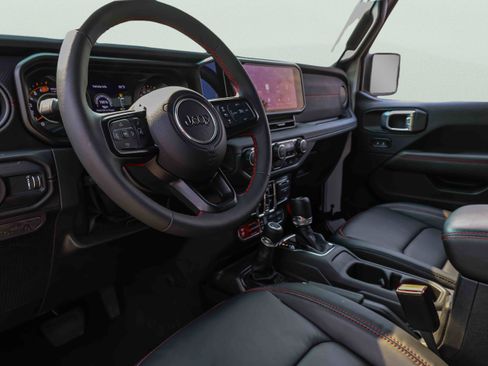 Used 2024 Jeep Wrangler Unlimited Rubicon AWD/4WD image 7