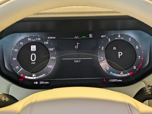 Used 2025 Land Rover Range Rover SV image 23